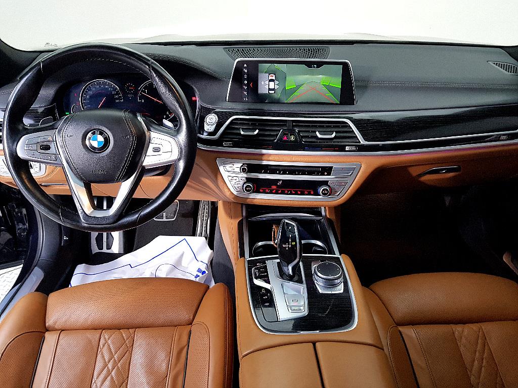 BMW 7 Series - Vista 5