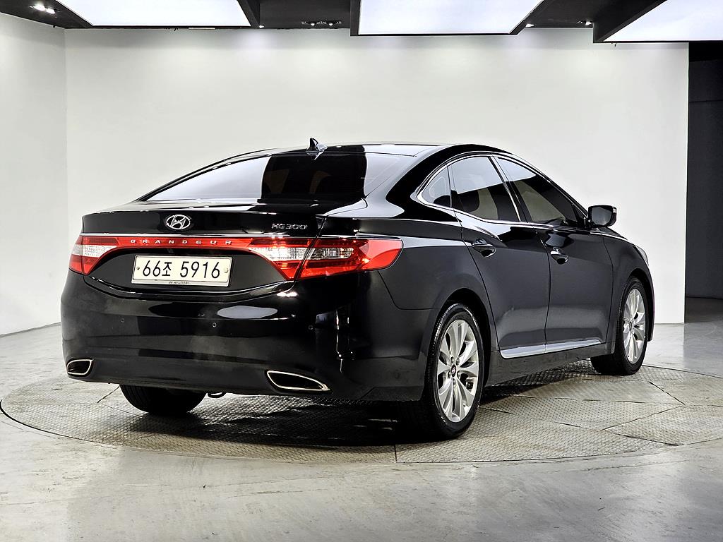 HYUNDAI Grandeur - Vista 4