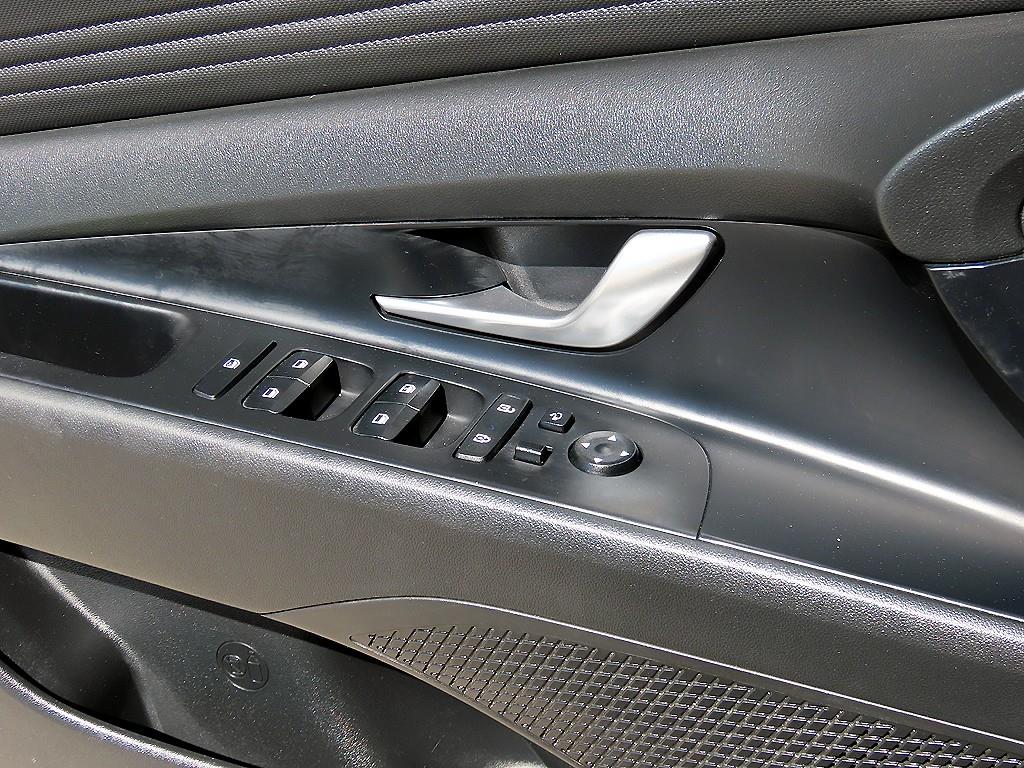 HYUNDAI Avante - Vista 11