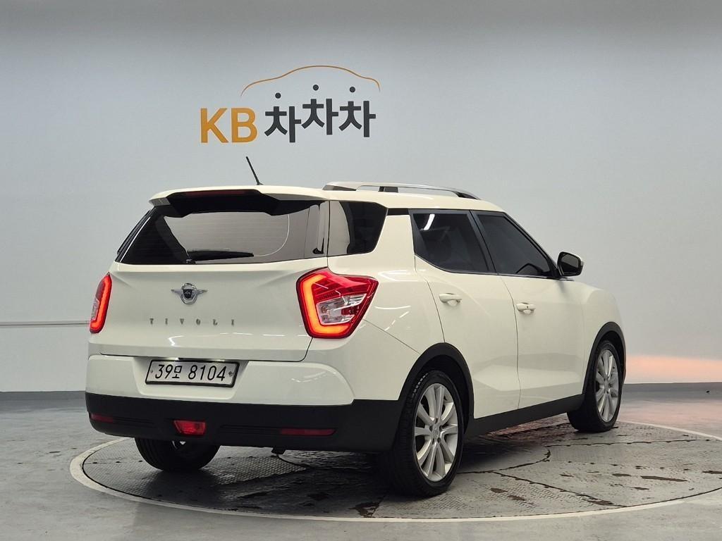 Ssangyong Tivoli - Vista 3