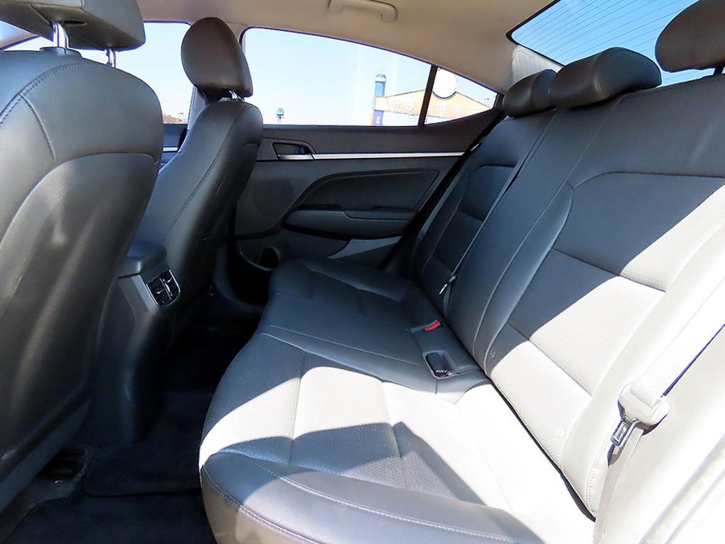 HYUNDAI Avante - Vista 6