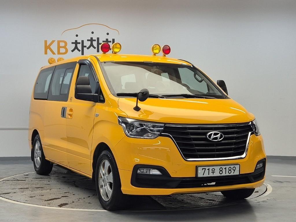 HYUNDAI Starex - Vista 4