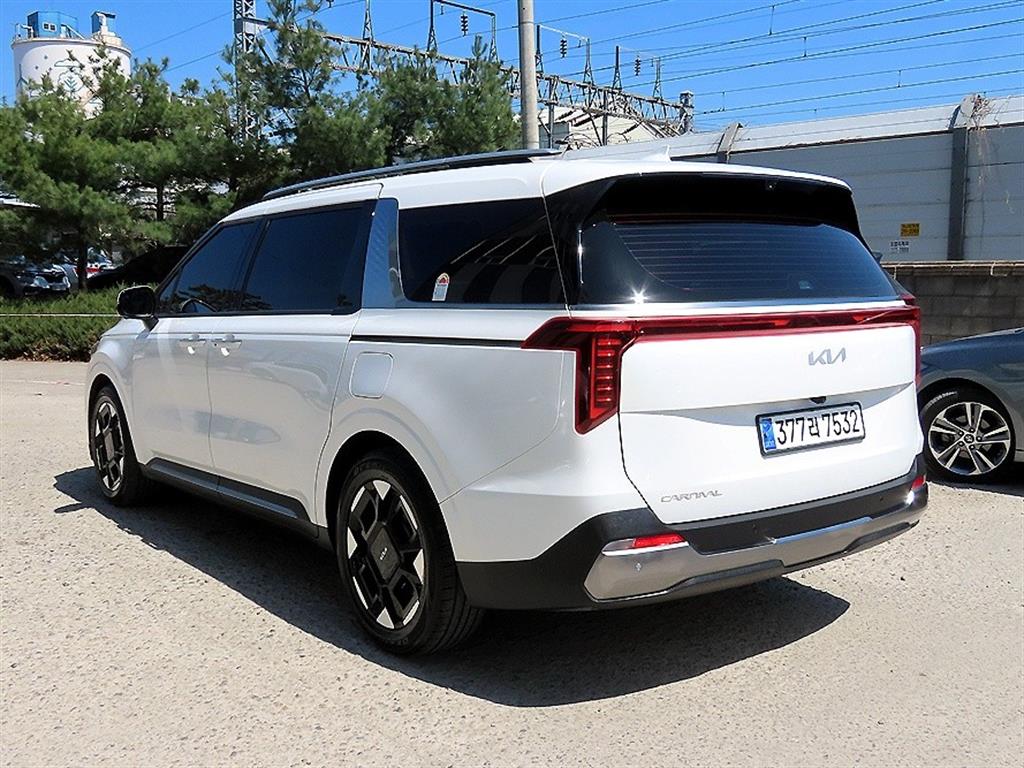 KIA Carnival - Vista 3