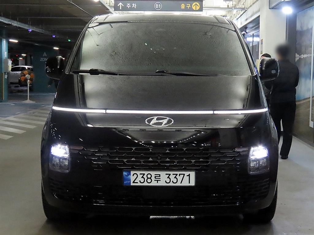 HYUNDAI Staria - Vista 2