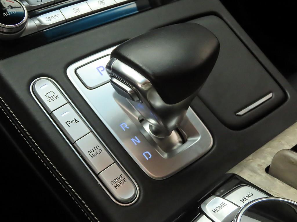 Genesis G90 - Vista 9