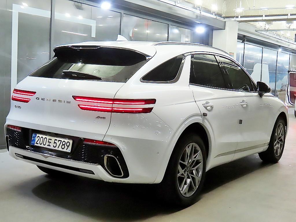 Genesis GV70 - Vista 4