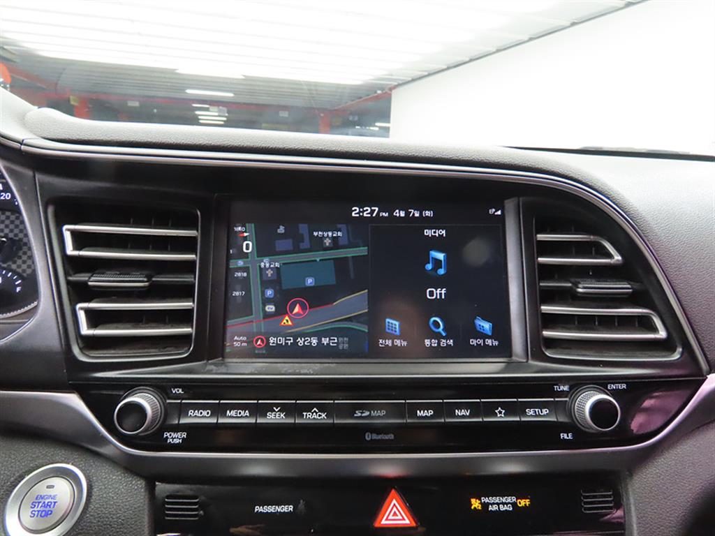 HYUNDAI Avante 2019 Blanco - Importación desde Corea - HF Imports Iquique - Foto 13