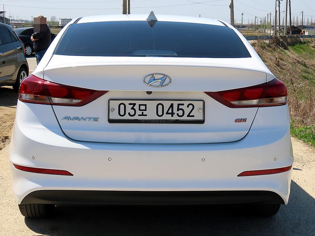 HYUNDAI Avante - Vista 4