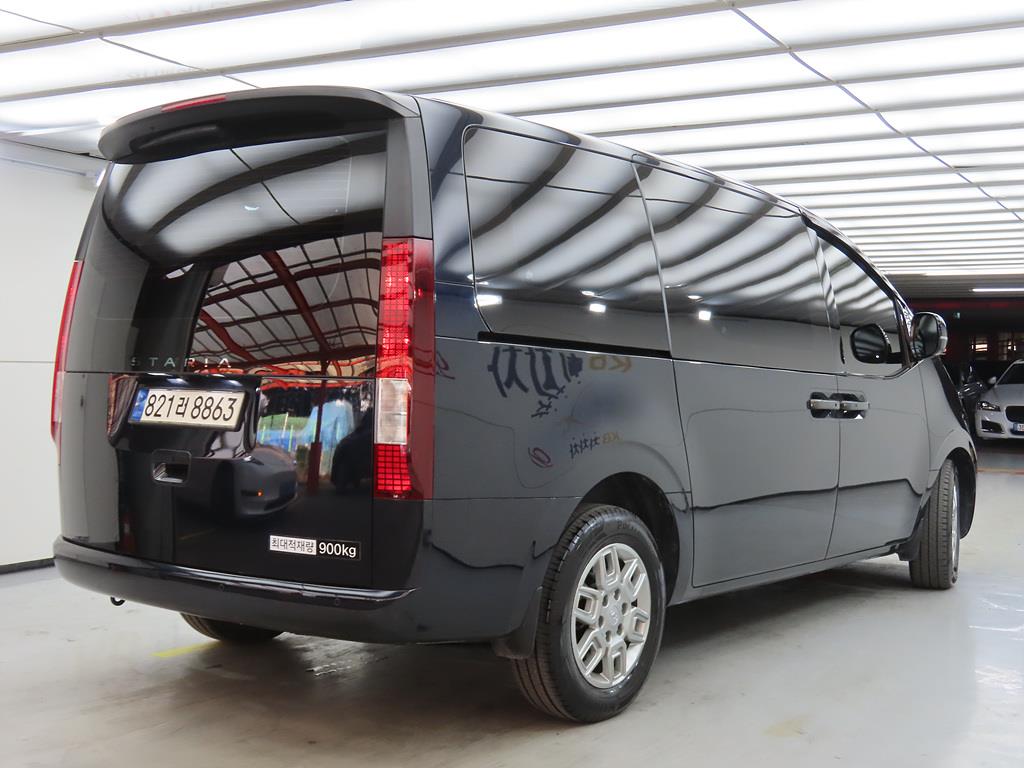 HYUNDAI Staria - Vista 4