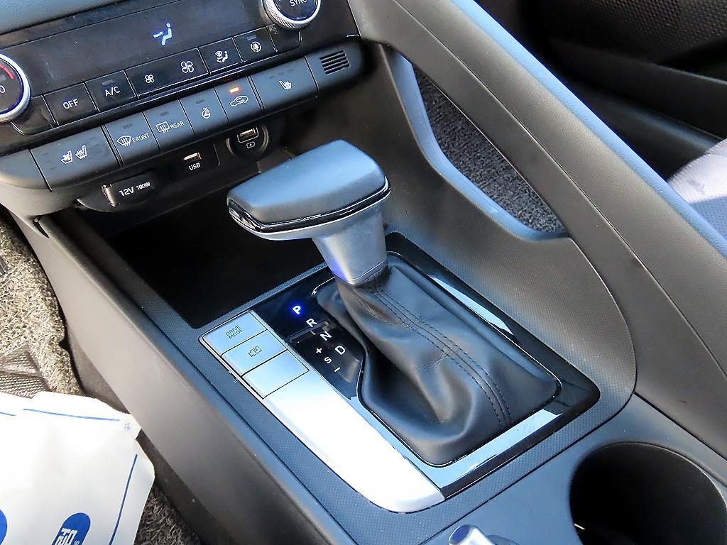 HYUNDAI Avante - Vista 10