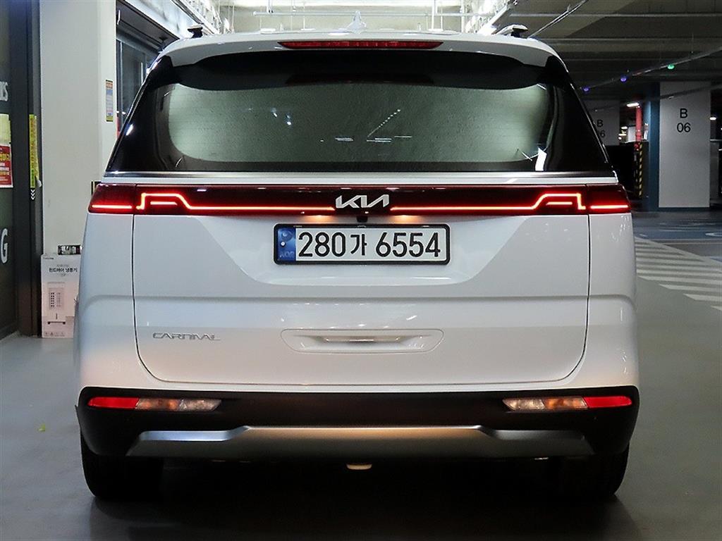 KIA Carnival - Vista 5