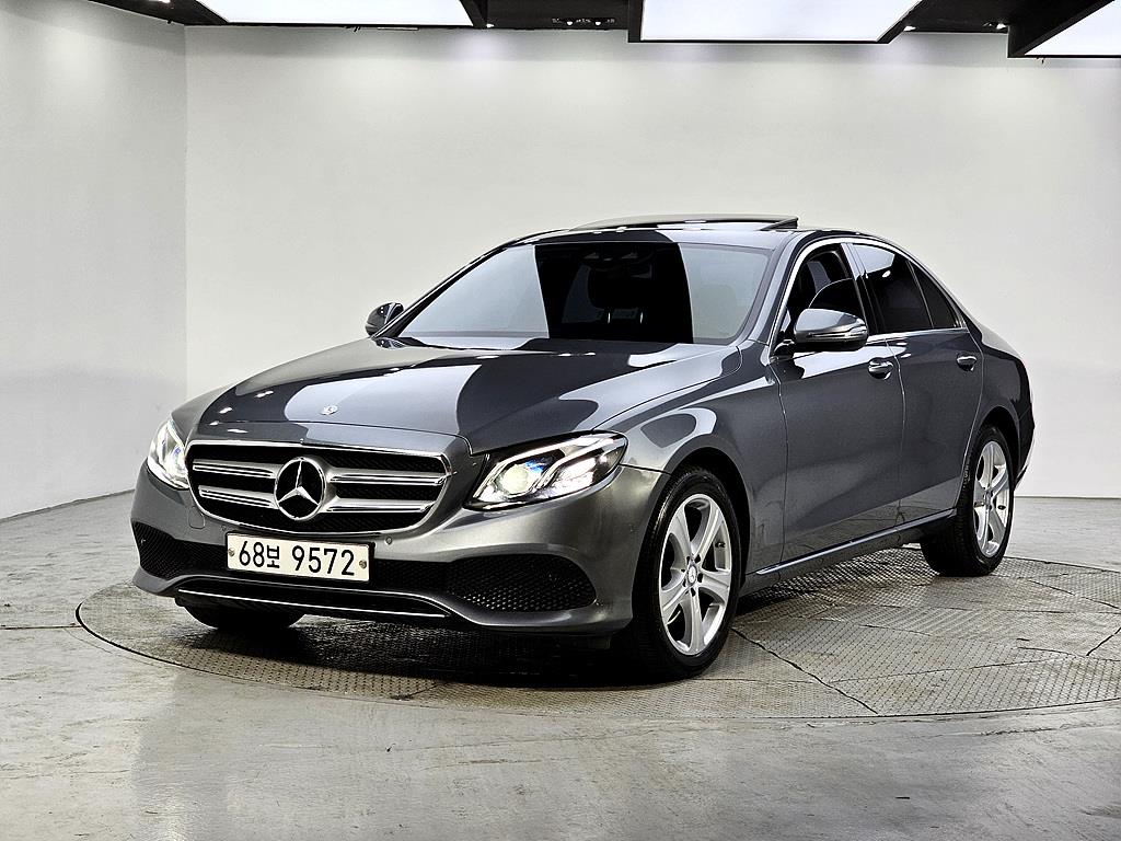 Mercedes Benz E class 2017 Gris - Importación desde Corea - HF Imports Iquique - Foto 1