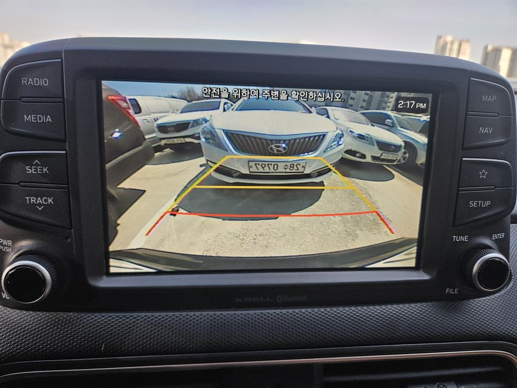 HYUNDAI Kona - Vista 11