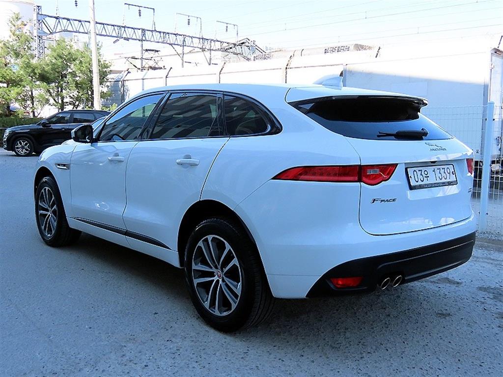 Jaguar F-PACE - Vista 3