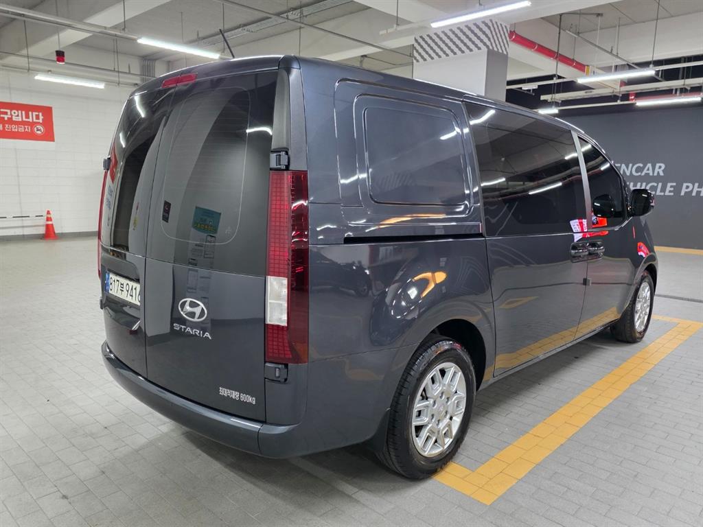 HYUNDAI Staria - Vista 4