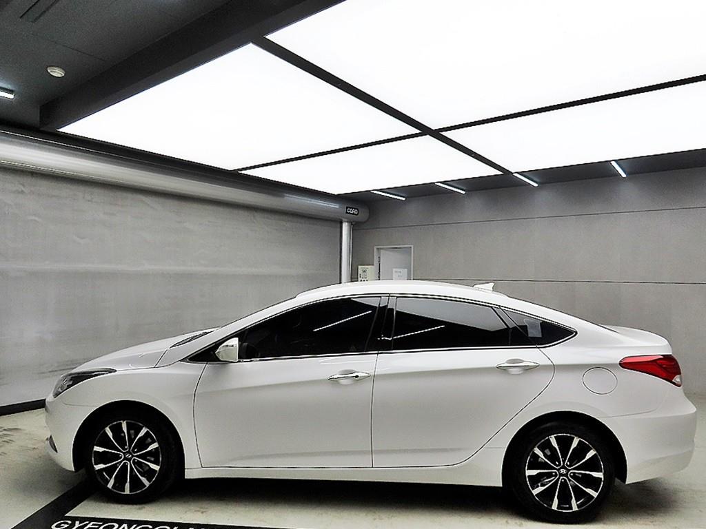 HYUNDAI i40 - Vista 4