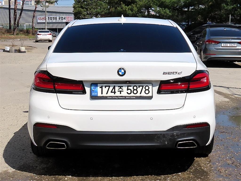 BMW 5 Series - Vista 4