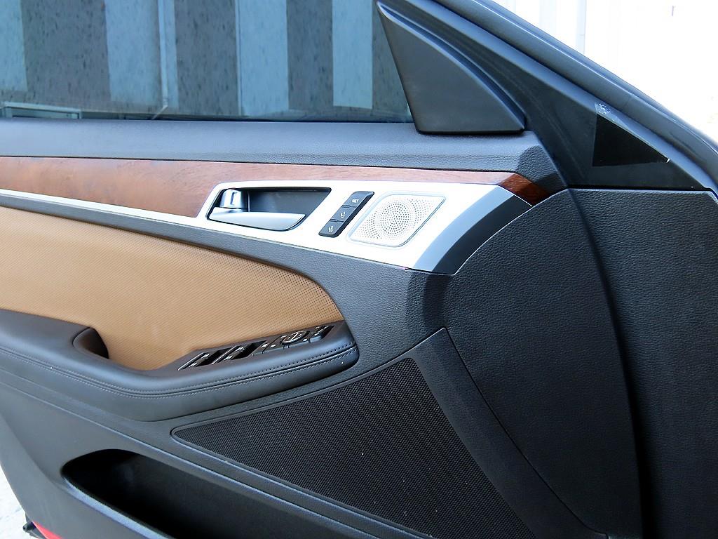 Genesis G80 - Vista 12