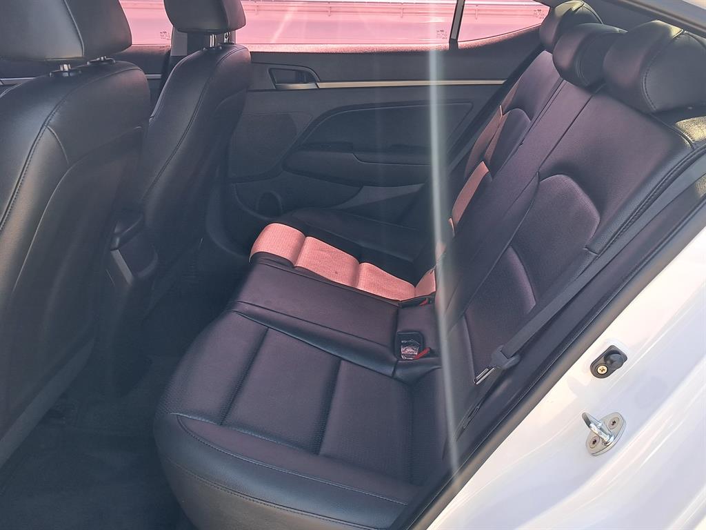 HYUNDAI Avante 2017 Blanco - Importación desde Corea - HF Imports Iquique - Foto 14