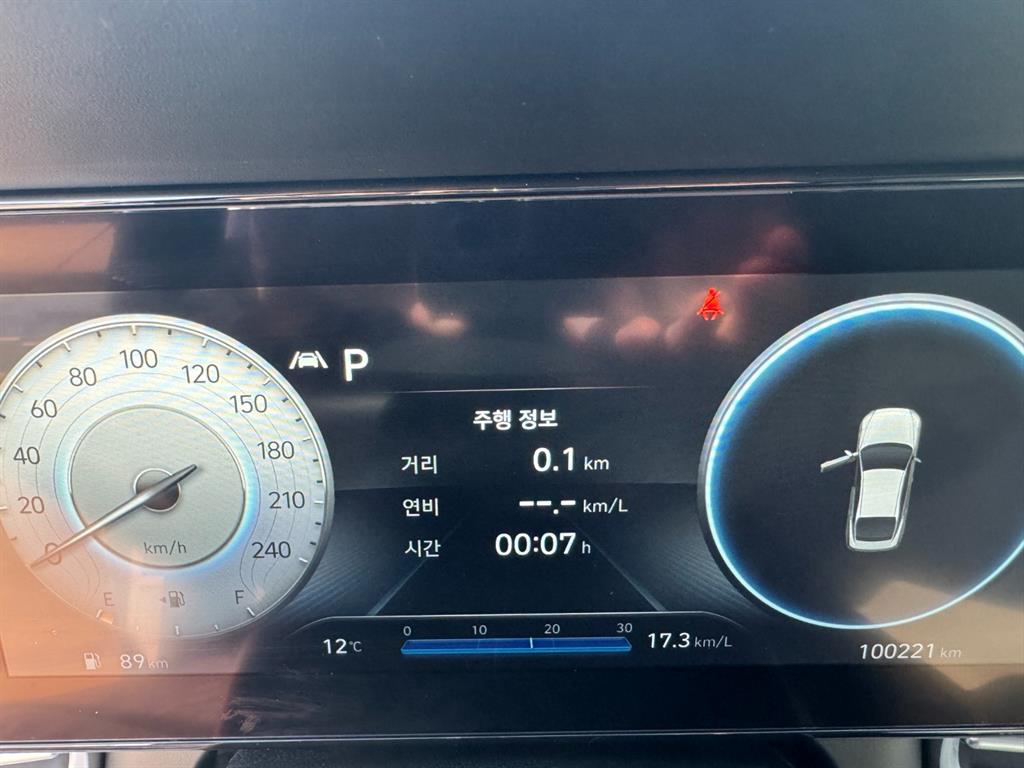 HYUNDAI Avante - Vista 5