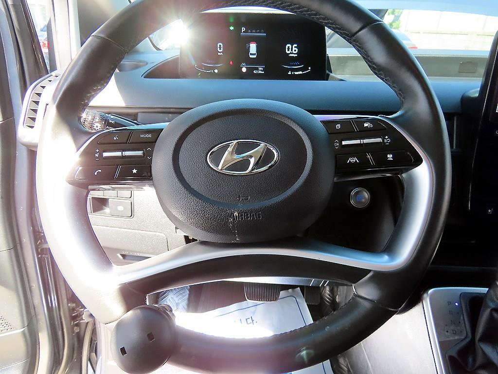 HYUNDAI Staria - Vista 8