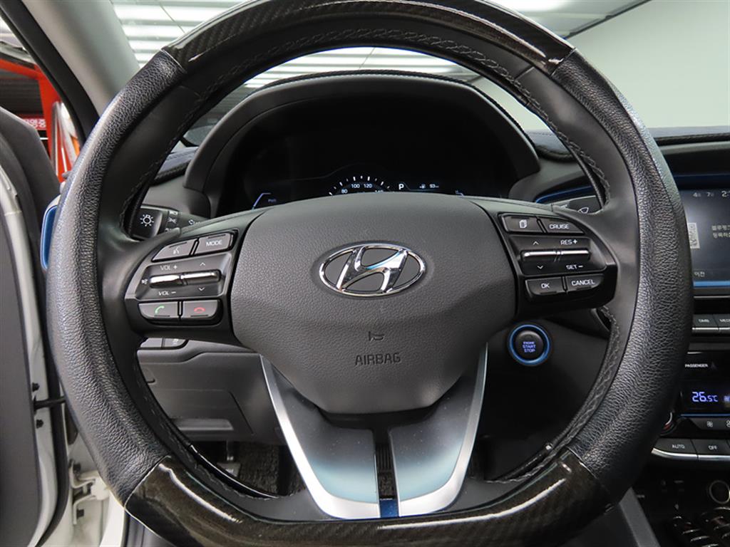 HYUNDAI Ioniq - Vista 8
