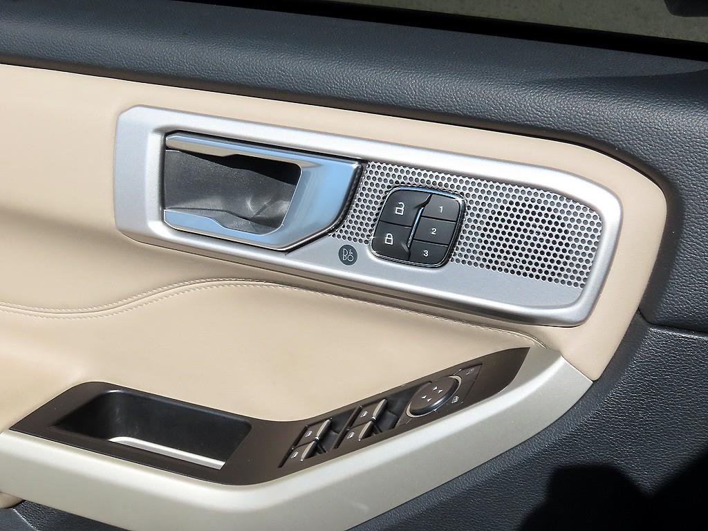 Ford Explorer - Vista 11