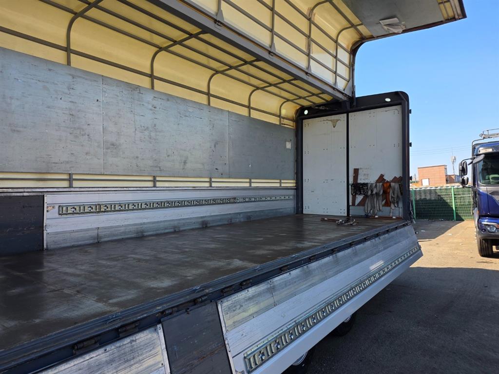 medium and large cargo truck - Vista 10