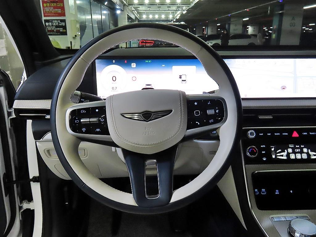 Genesis GV80 - Vista 8