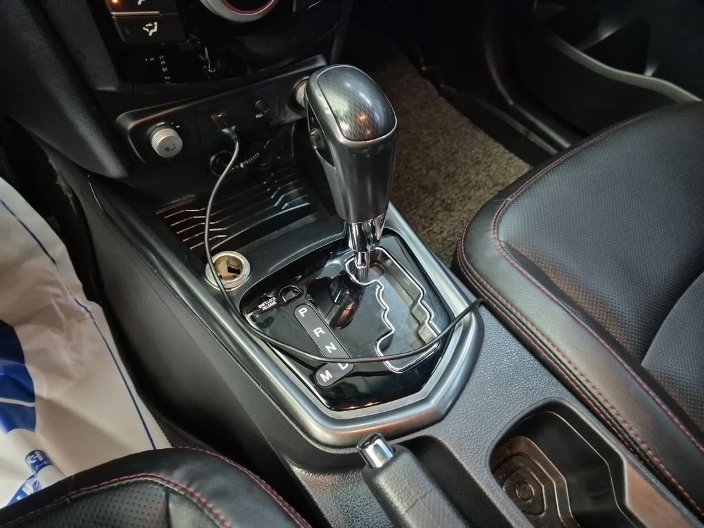 Ssangyong Tivoli - Vista 8