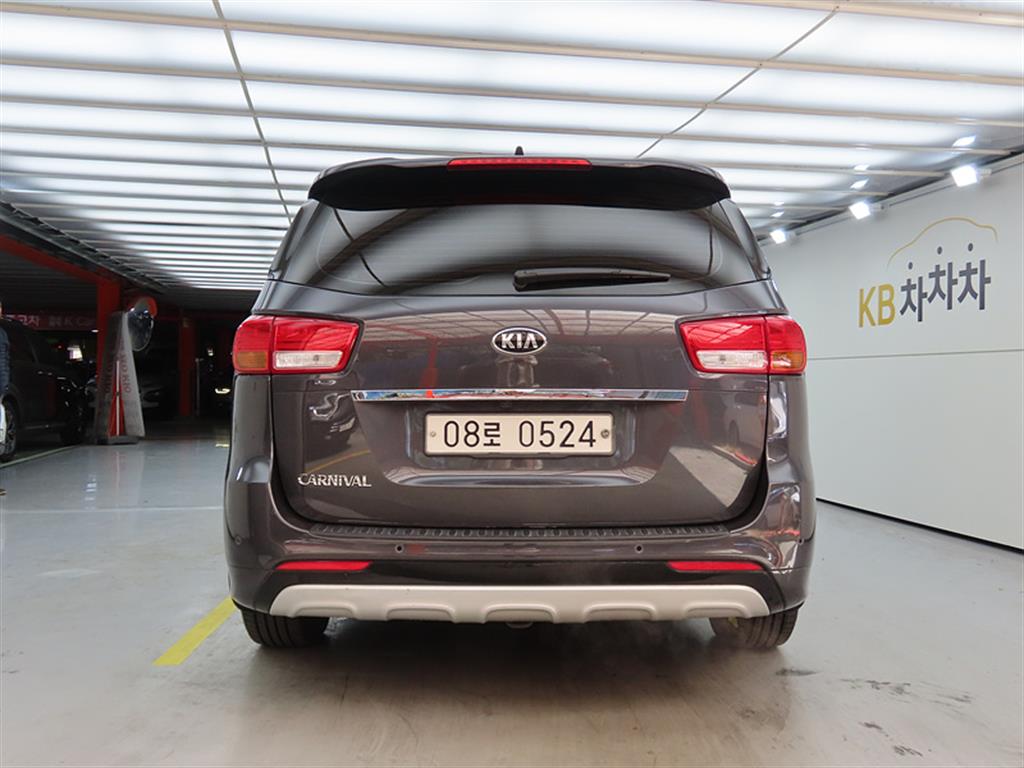 KIA Carnival - Vista 3