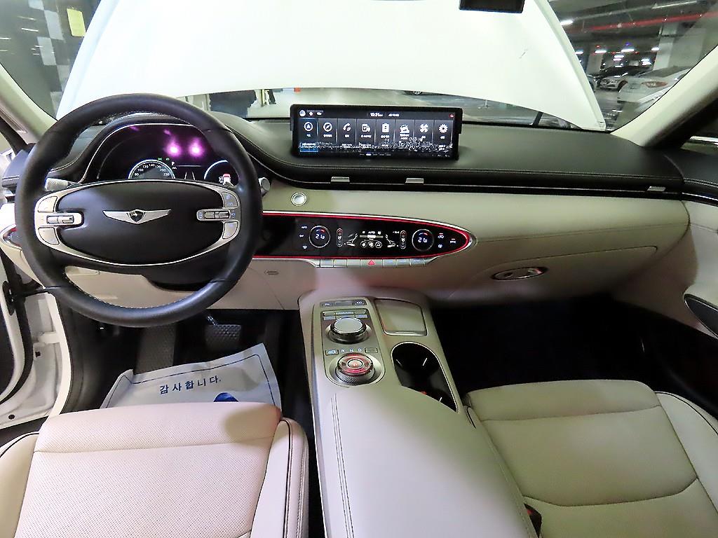 Genesis GV70 - Vista 10