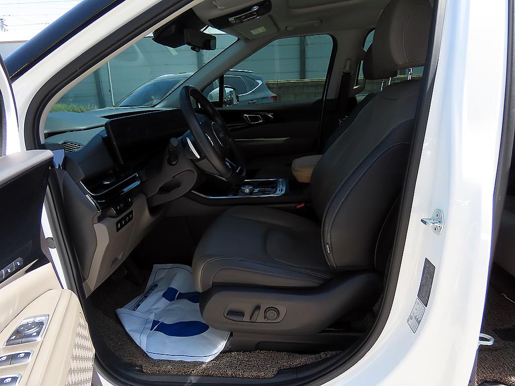 KIA Carnival - Vista 5