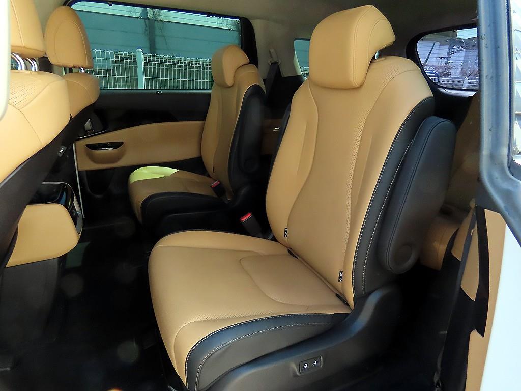 KIA Carnival - Vista 6