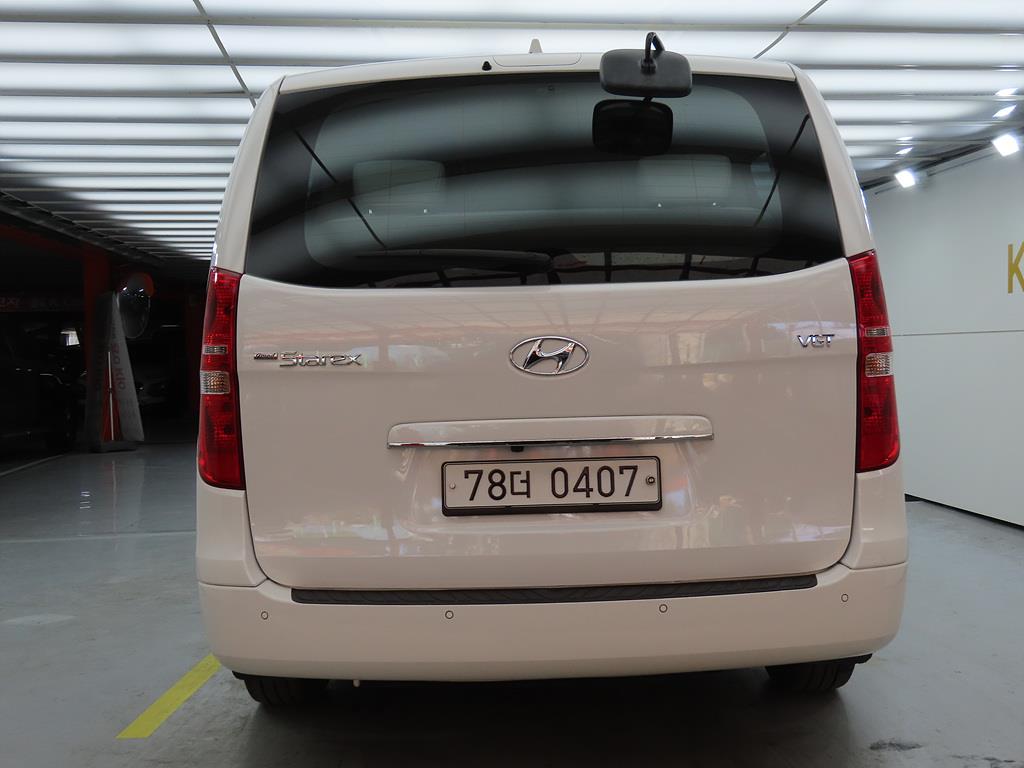 HYUNDAI Starex - Vista 3