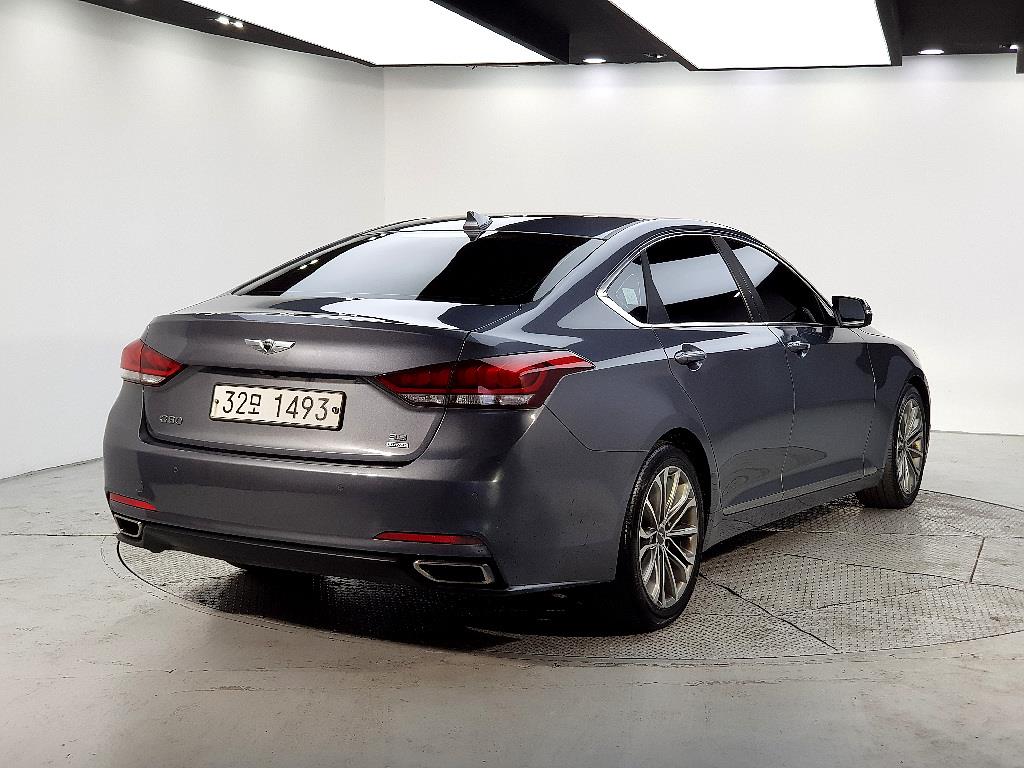 HYUNDAI Genesis - Vista 4