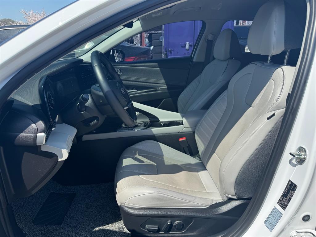 HYUNDAI Avante - Vista 8