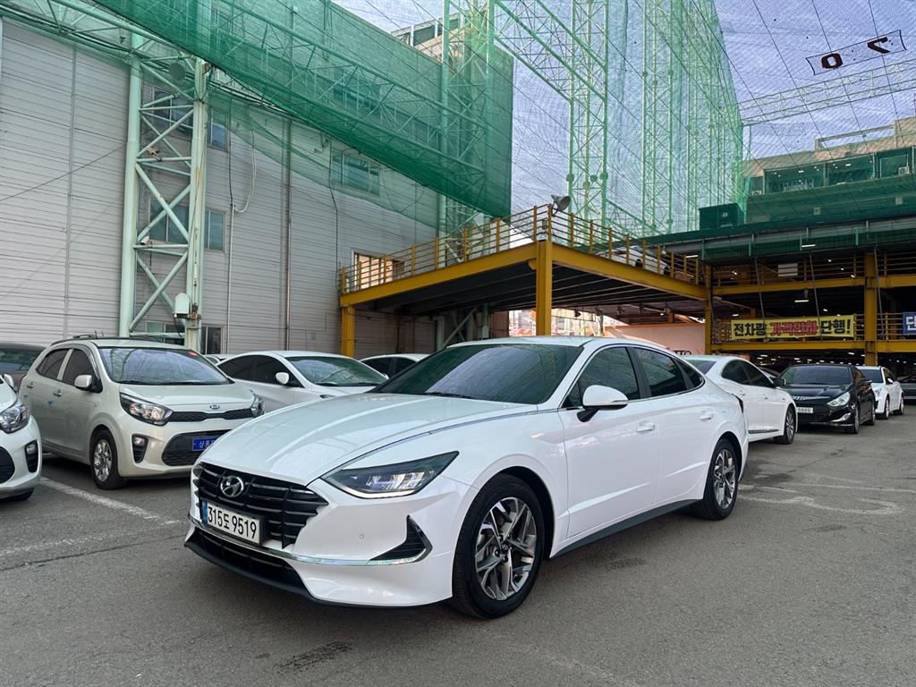 HYUNDAI Sonata - Vista 2