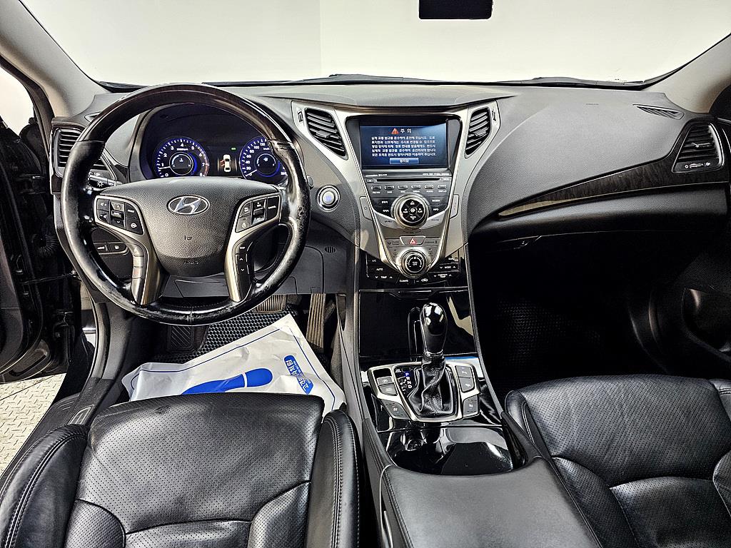 HYUNDAI Grandeur - Vista 5