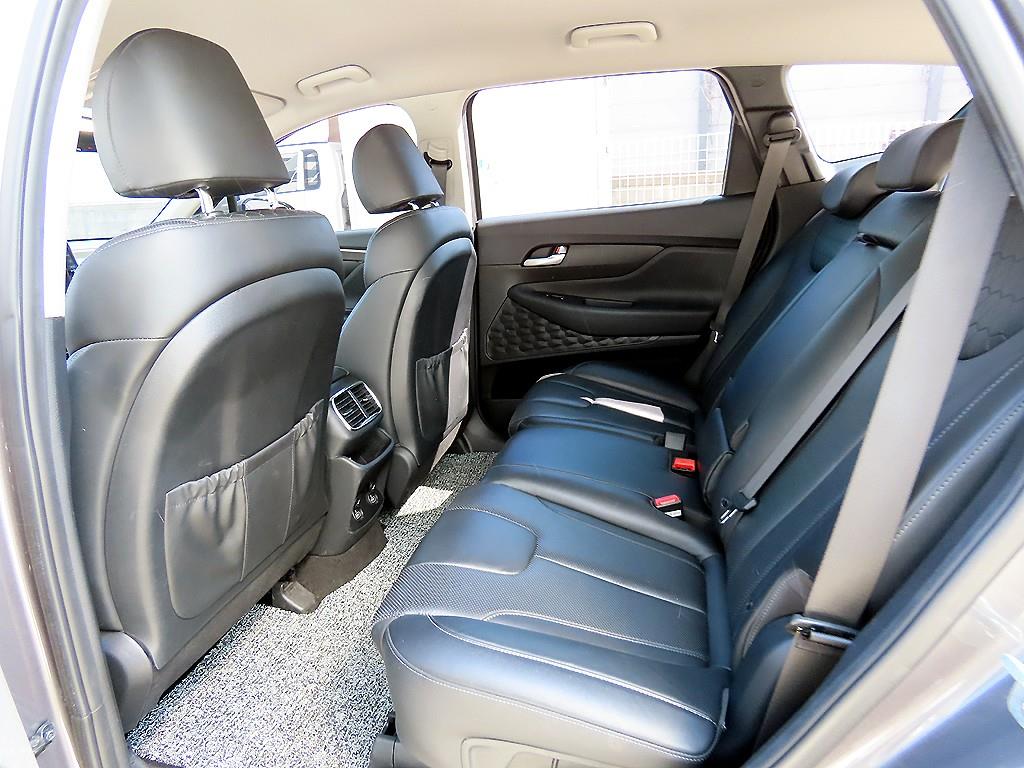 HYUNDAI Santa Fe - Vista 6