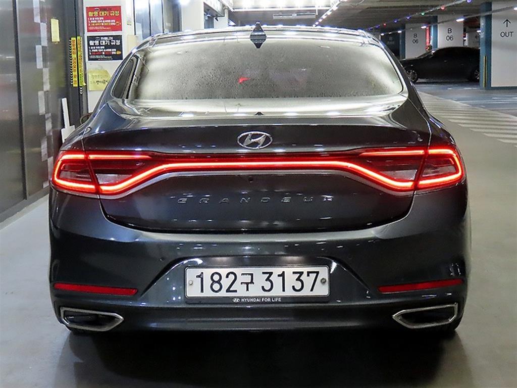 HYUNDAI Grandeur - Vista 5