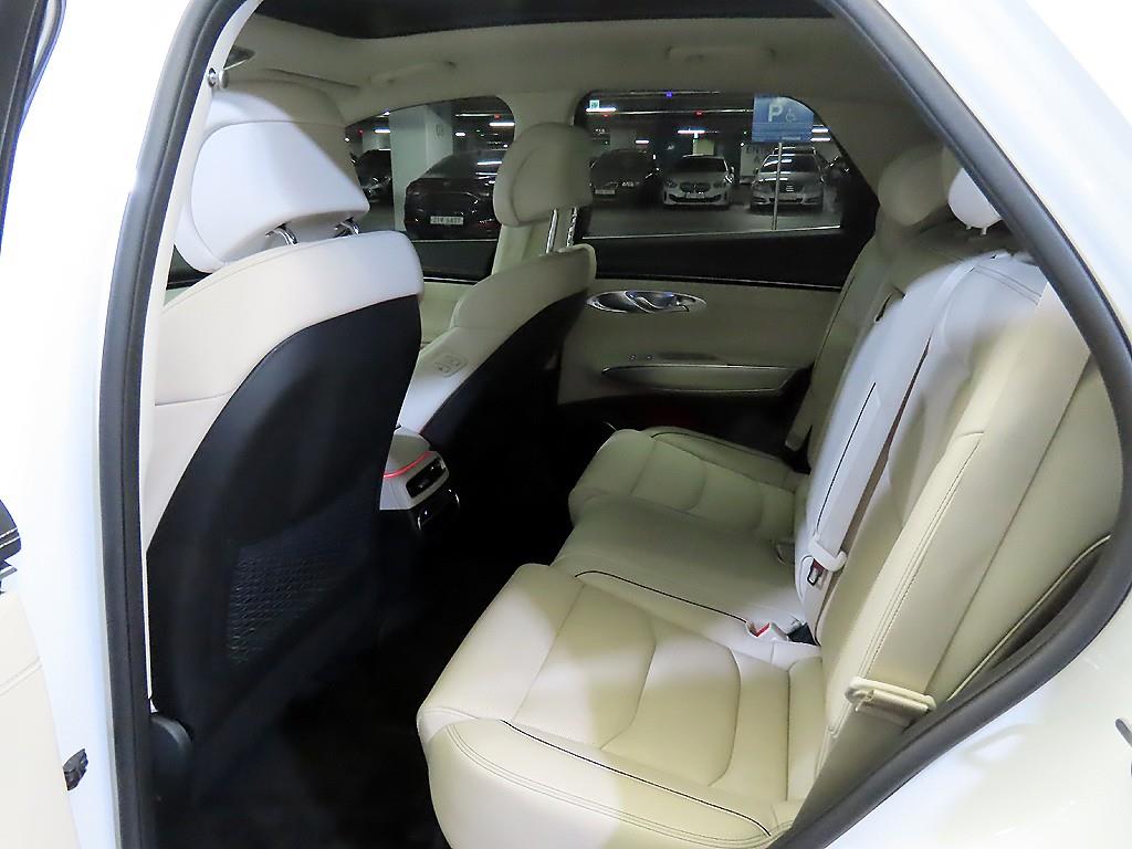 Genesis GV70 - Vista 7