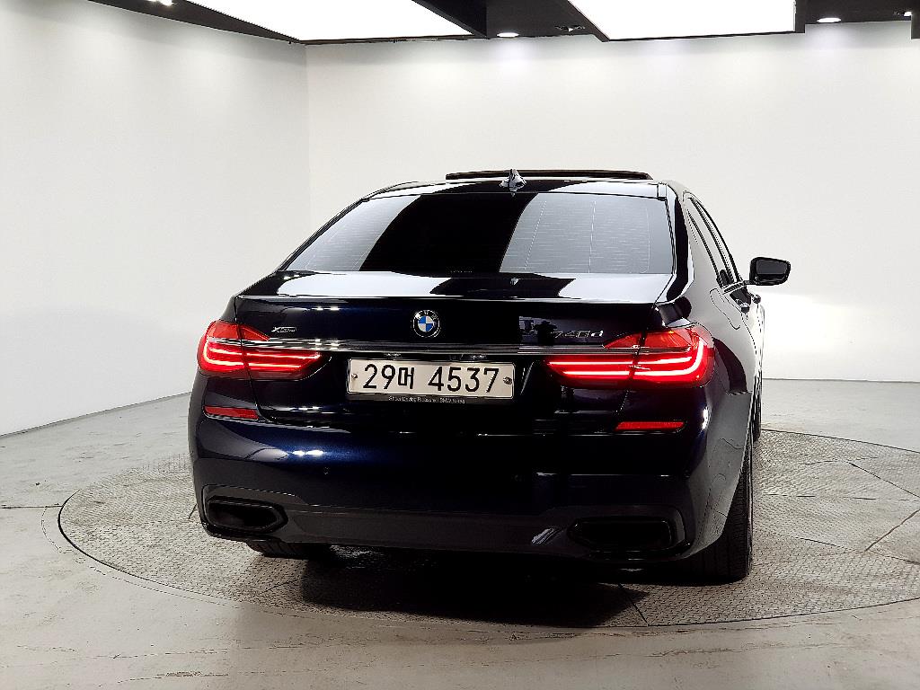 BMW 7 Series - Vista 3