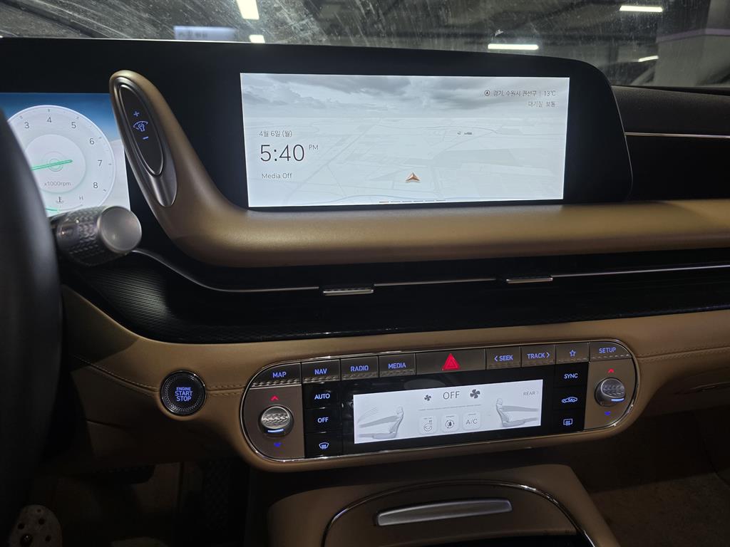 Genesis G90 - Vista 9