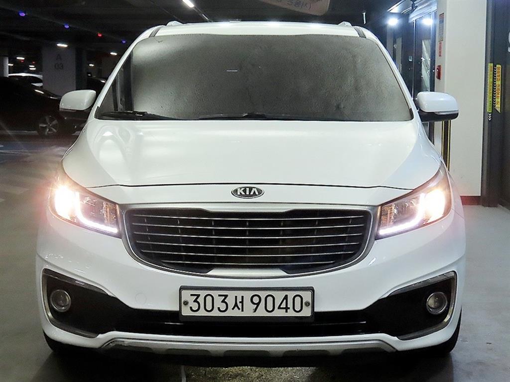 KIA Carnival - Vista 2