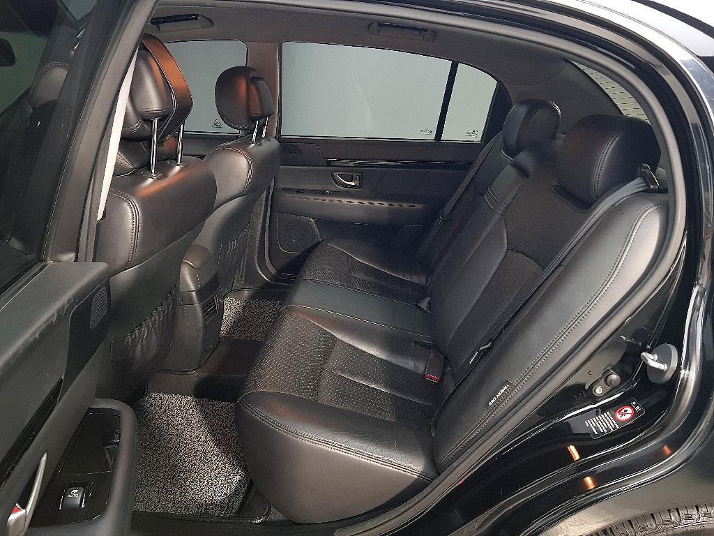 KIA Opirus - Vista 9