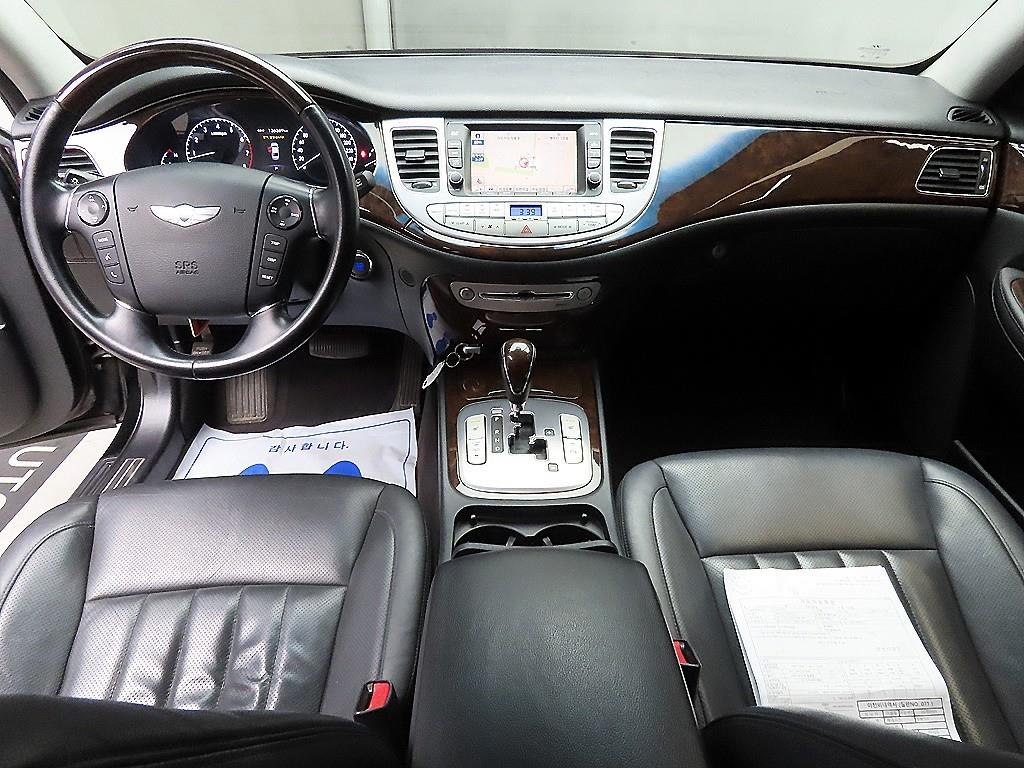 HYUNDAI Genesis - Vista 7