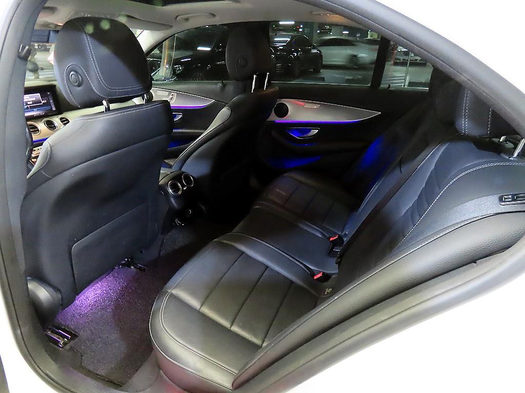 Mercedes Benz E class - Vista 7