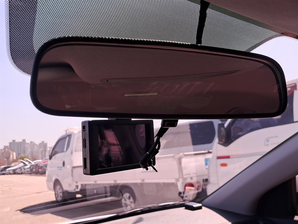 HYUNDAI Avante - Vista 11