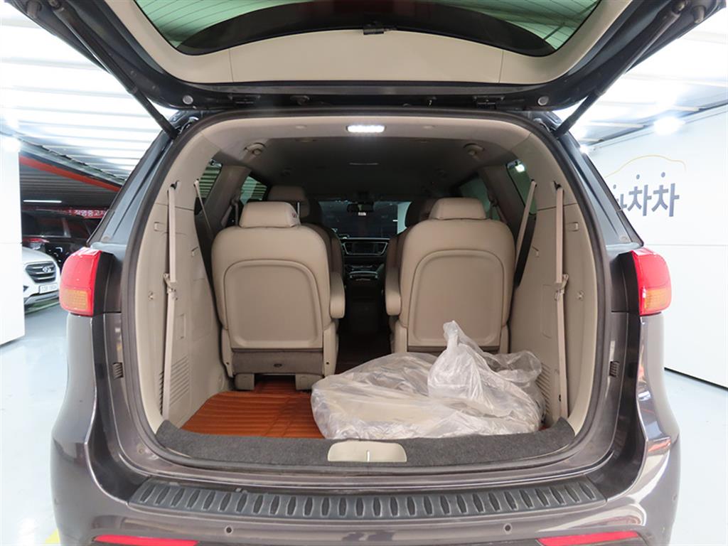 KIA Carnival 2017 Gris - Importación desde Corea - HF Imports Iquique - Foto 18